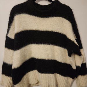 Illun Wool Stripe Loose Fit Knit (Free size)